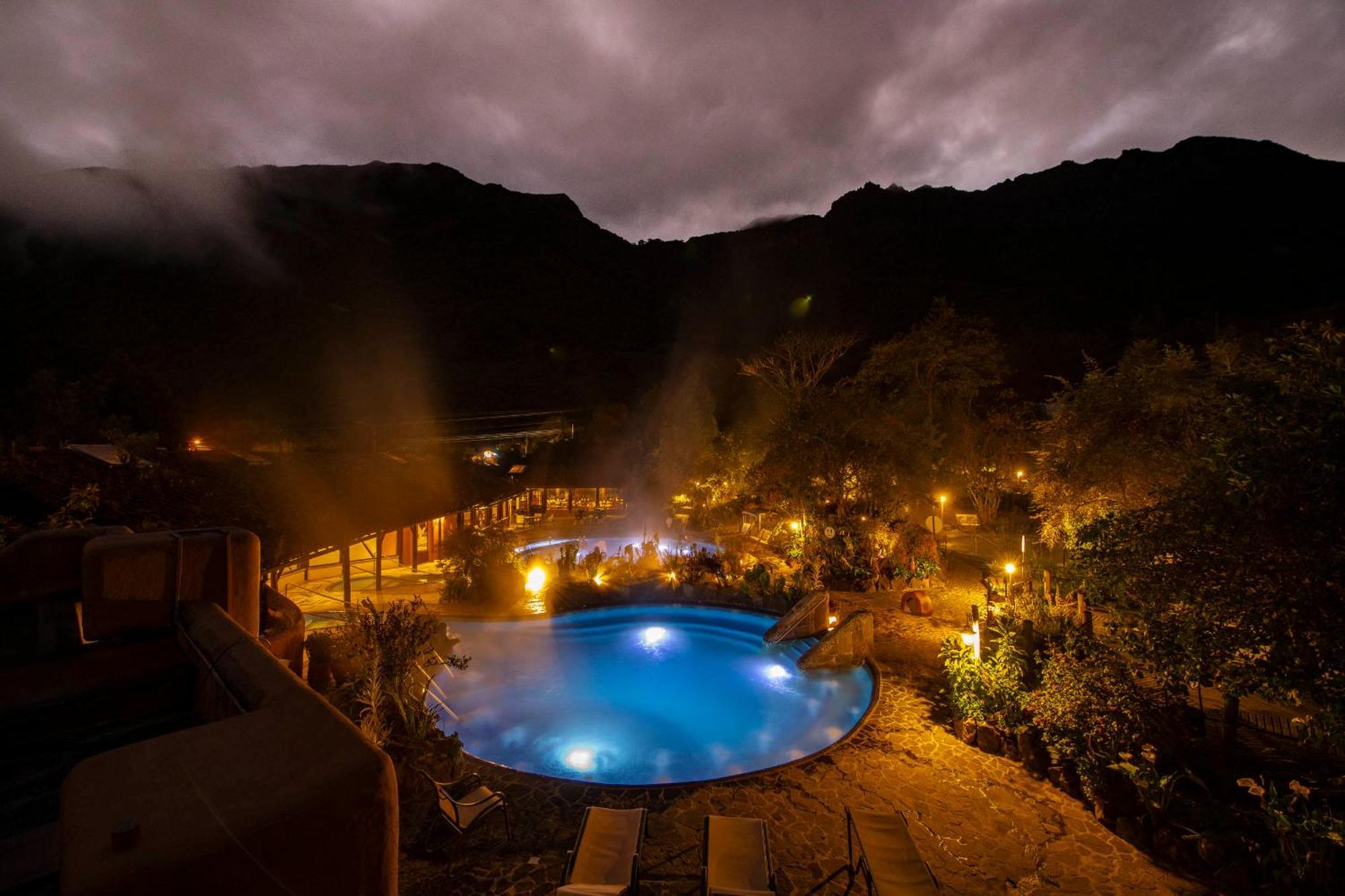 Termas De Papallacta Zewnętrze zdjęcie Hot springs in Baños, Ecuador