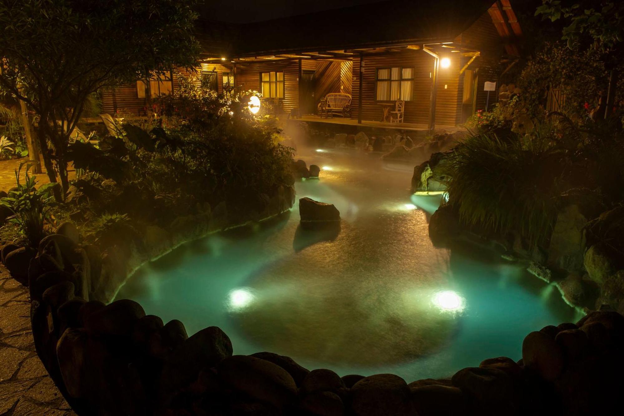 Termas De Papallacta Zewnętrze zdjęcie A hot spring in Japan