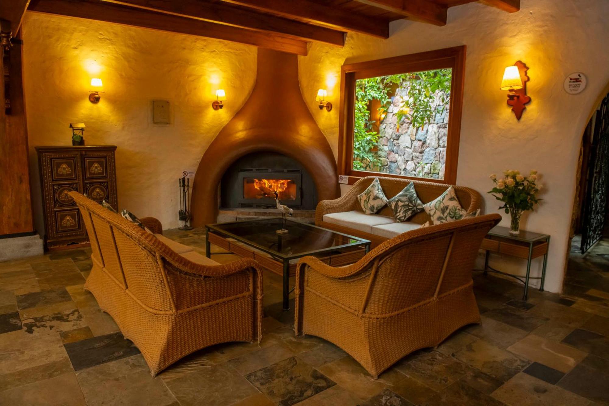 Termas De Papallacta Zewnętrze zdjęcie Interior of the Inn at the Quinta de San Marcos