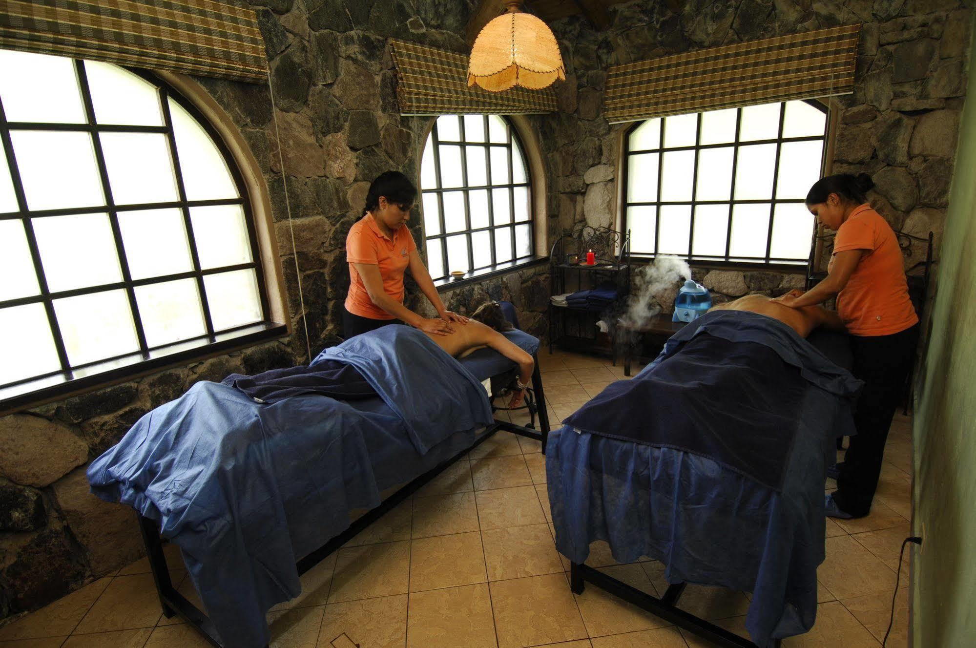 Termas De Papallacta Zewnętrze zdjęcie A spa in Manila, Philippines